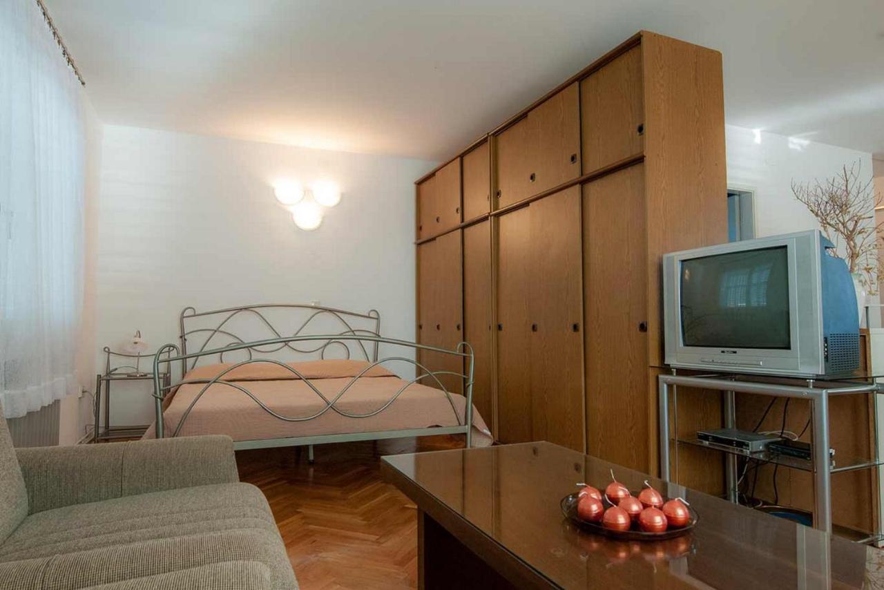 Amazing Seaview Apartment With A Balcony Near The Beach - Kneza Trpimira I زادار المظهر الخارجي الصورة