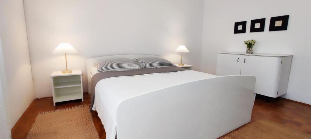 Amazing Seaview Apartment With A Balcony Near The Beach - Kneza Trpimira I زادار المظهر الخارجي الصورة