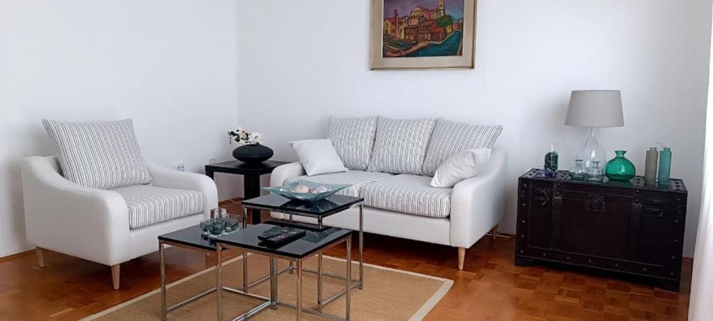 Amazing Seaview Apartment With A Balcony Near The Beach - Kneza Trpimira I زادار المظهر الخارجي الصورة