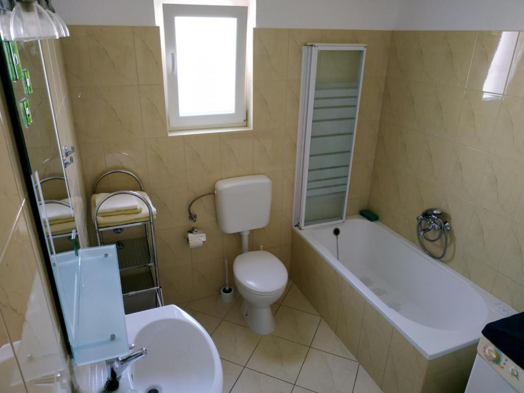 Amazing Seaview Apartment With A Balcony Near The Beach - Kneza Trpimira I زادار المظهر الخارجي الصورة
